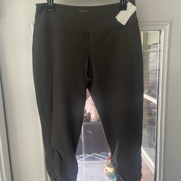 Beyond Yoga Dark Gray Leggings - Picture 1 of 4